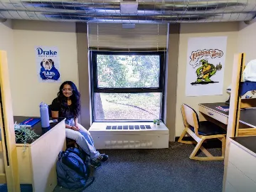Drake Campus Tour (Highlights) - Carpenter Hall: Double Room