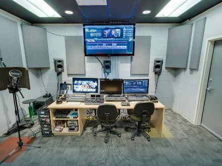 WHAT VIDEO EDITING SOFTWARE IS AVAILABLE ON CAMPUS visual data 2