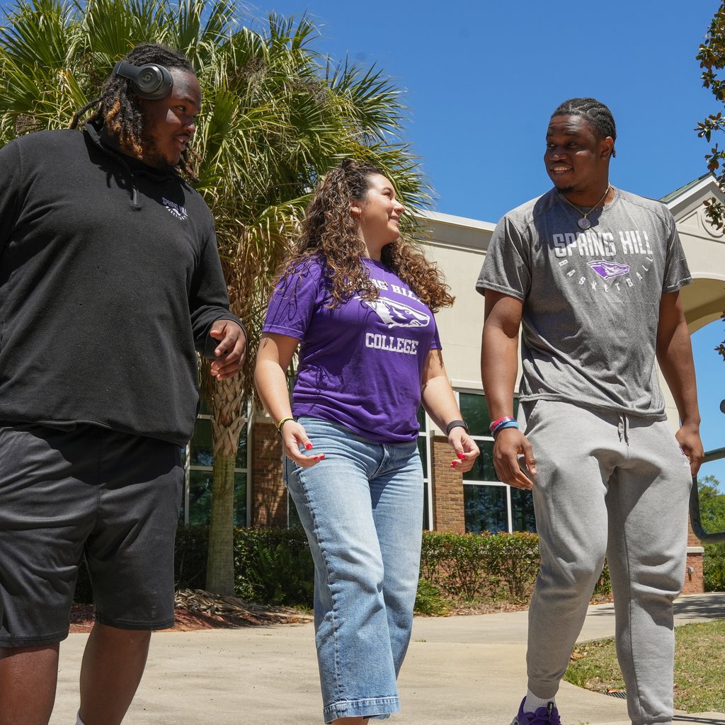 Students outside of Student center 2