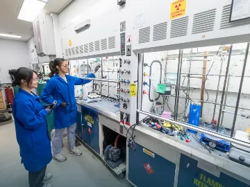 Undergraduate Research & Experiential Learning - Evans Group Chemistry ...