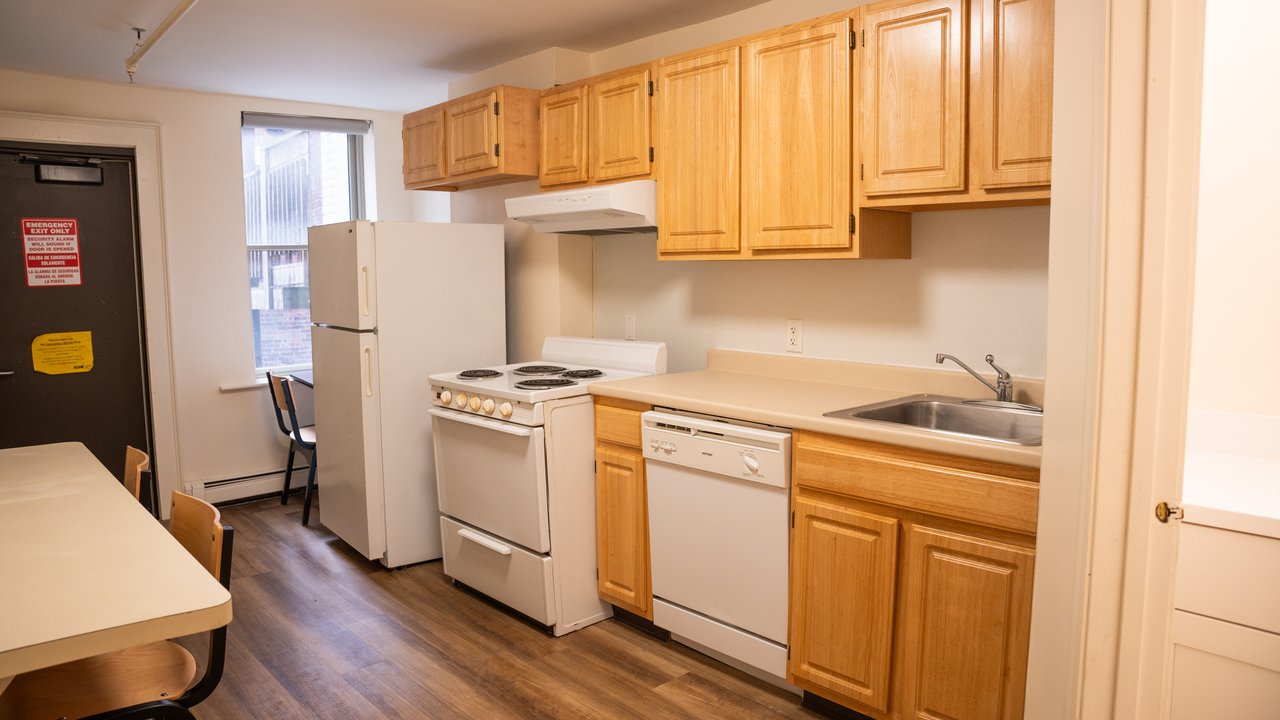 Residence Hall Tour - Louis Prang and Vancouver Apartments